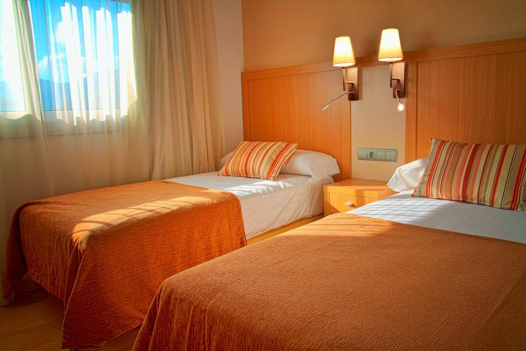 Apartaments Maritim Castelldefels Exterior foto