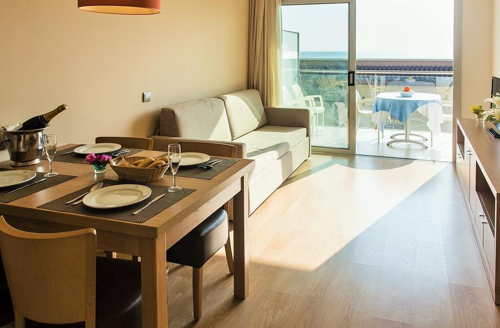 Apartaments Maritim Castelldefels Exterior foto